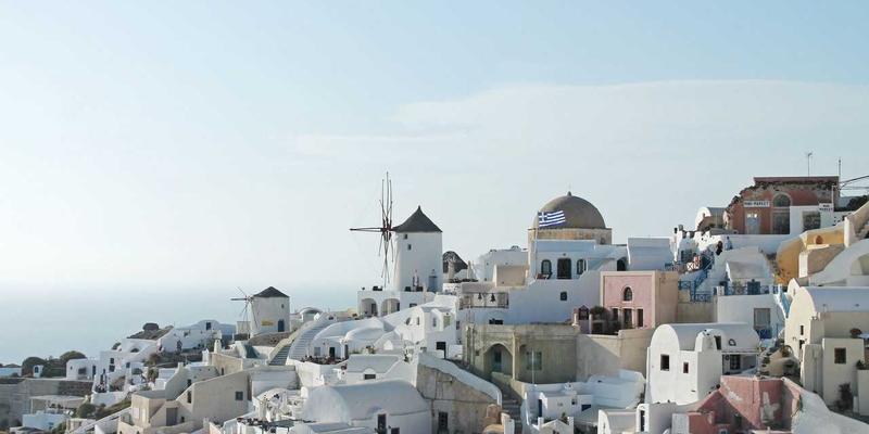 上海易饰家揭秘：小卫生间如何通过干湿分离与软装细节，实现功能与美学的完美统一
