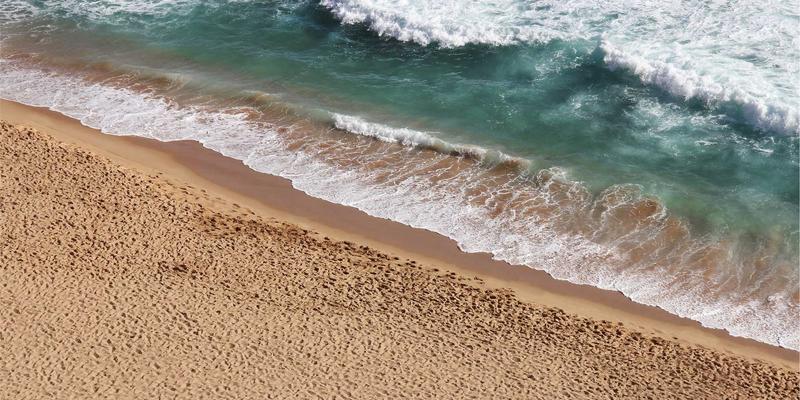 上海易饰家软装材质搭配学：解锁皮革、金属、布艺与天然材质的混搭艺术，重塑家居高级感