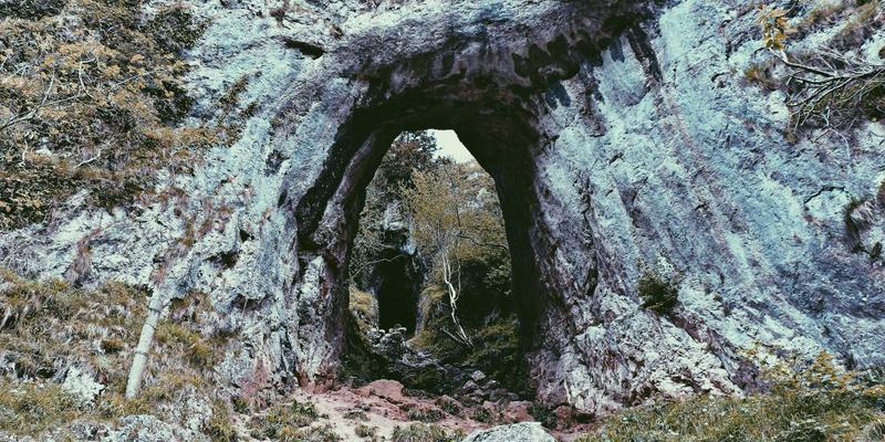 小家大智慧：上海易饰家揭秘软装设计如何让小户型实现视觉扩容与功能倍增